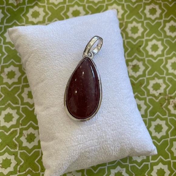 Natural Strawberry Quartz Silver Plated Teardrop Pendant Red 2โ x ยพโ โ Brand New - Picture 2 of 7